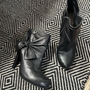 Giani Bernini Black Ankle Booties with Bow